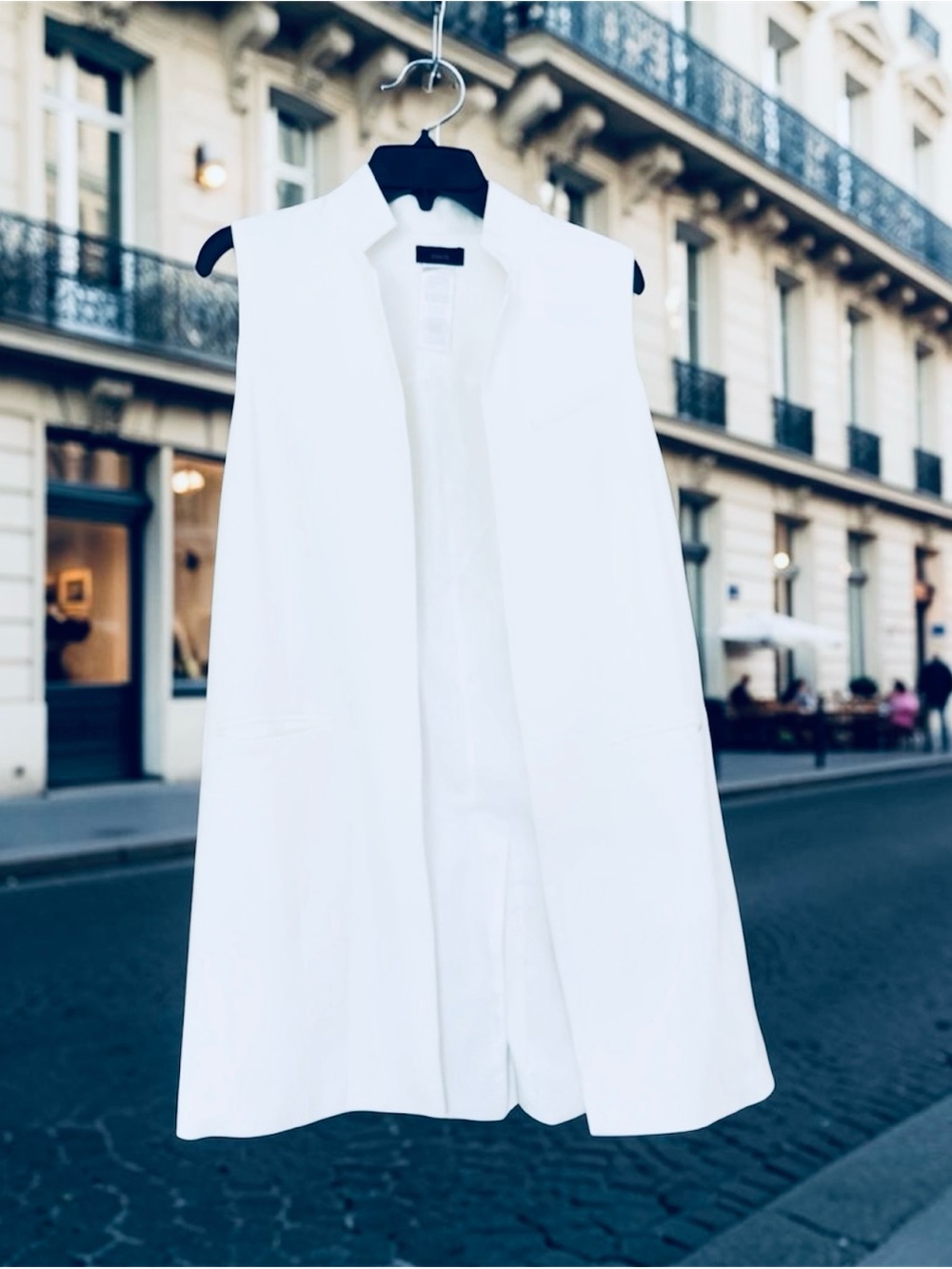 mark. White Sleeveless Long Vest Coat
